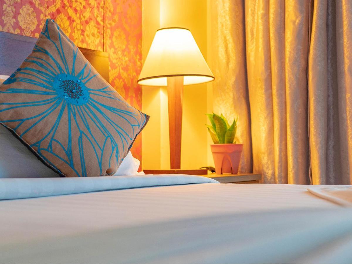 Umet Seaview Hotel With Free Airport Pick Up And Drop T&C Apply Мале Экстерьер фото