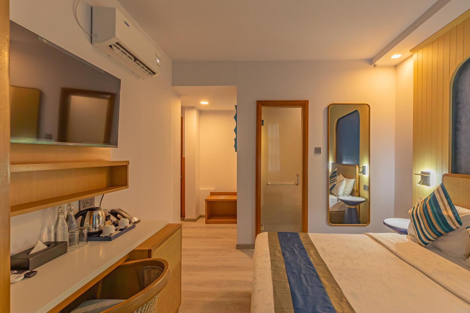 Umet Seaview Hotel With Free Airport Pick Up And Drop T&C Apply Мале Экстерьер фото