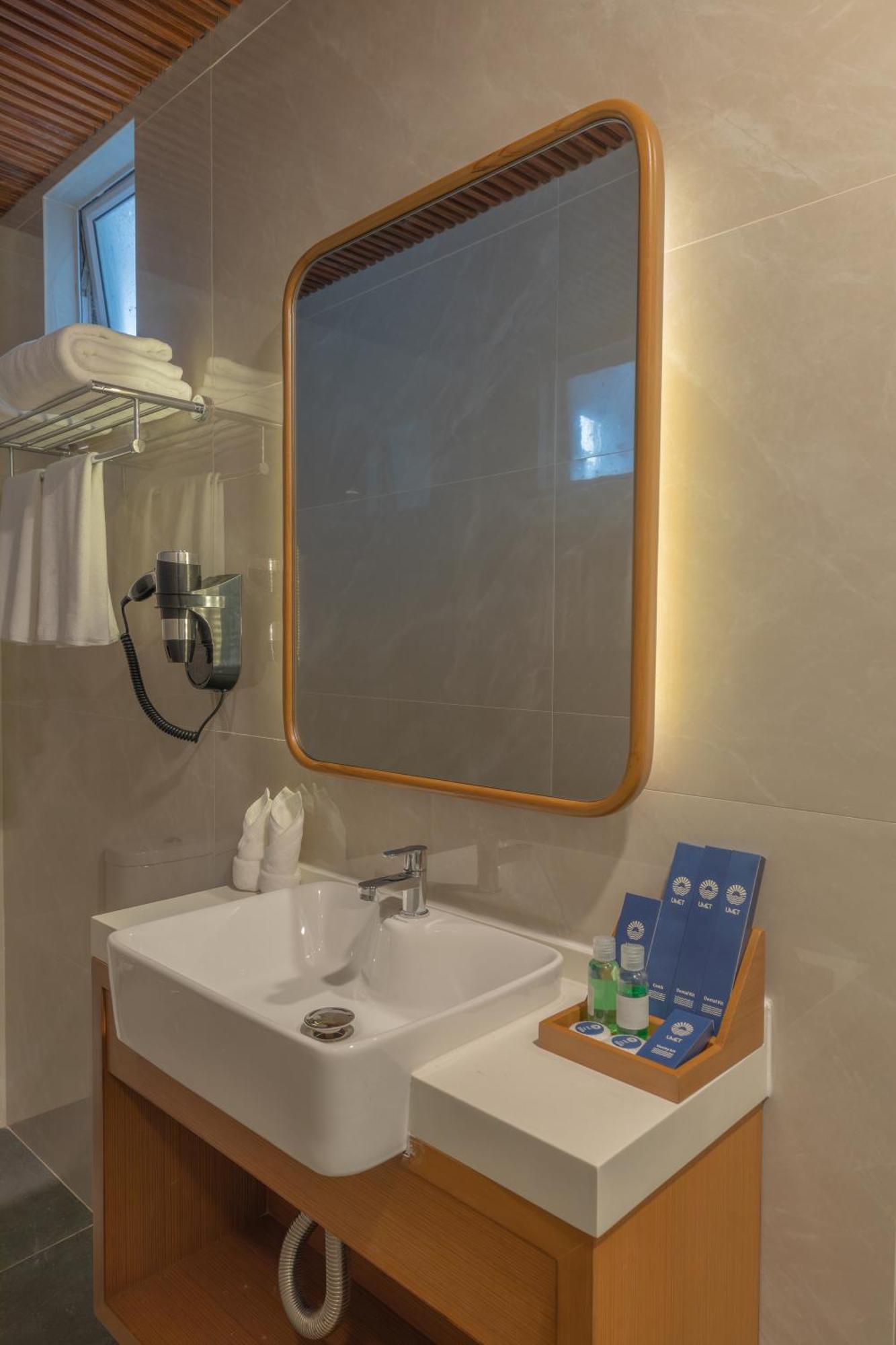 Umet Seaview Hotel With Free Airport Pick Up And Drop T&C Apply Мале Экстерьер фото
