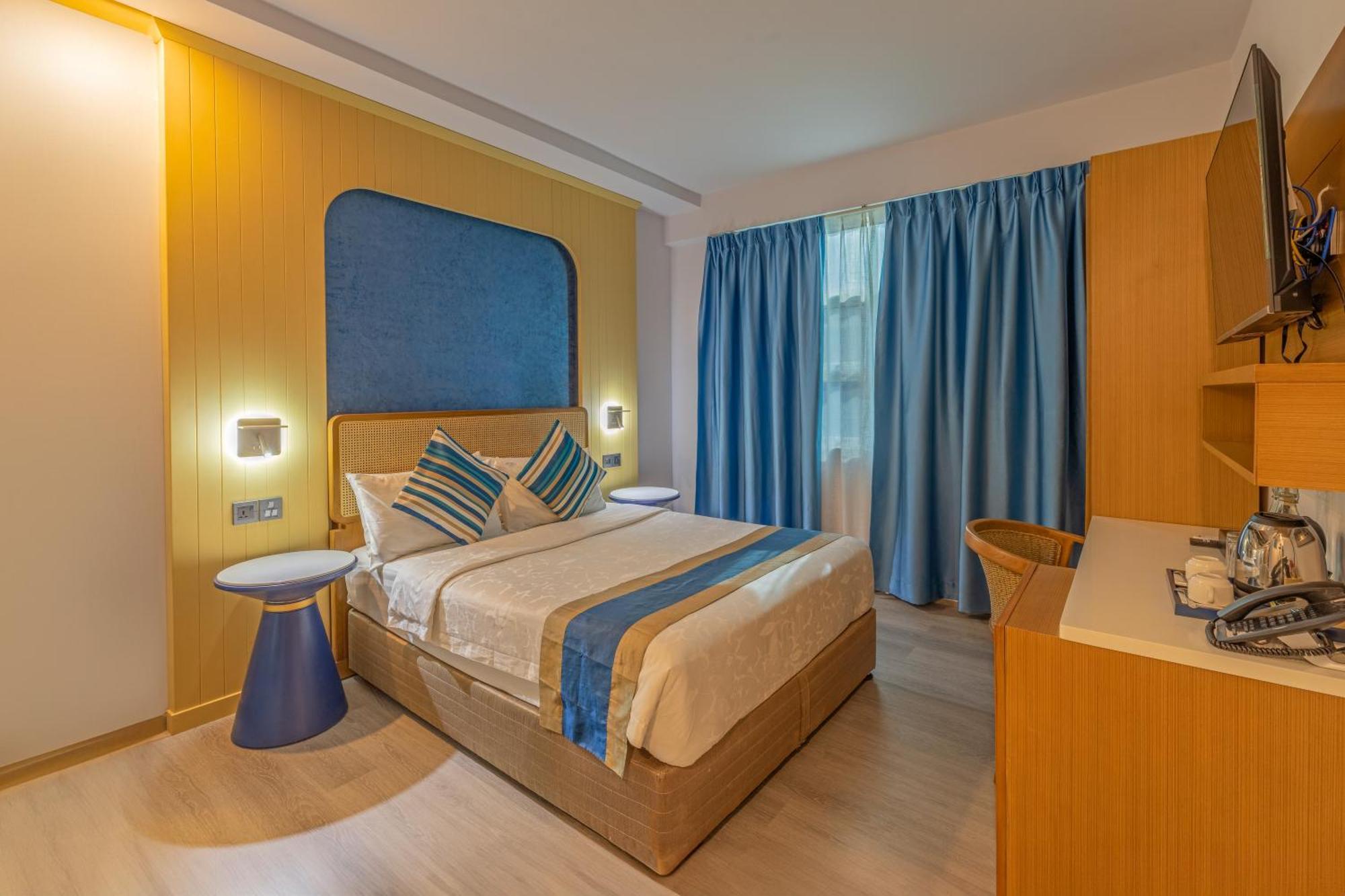 Umet Seaview Hotel With Free Airport Pick Up And Drop T&C Apply Мале Экстерьер фото