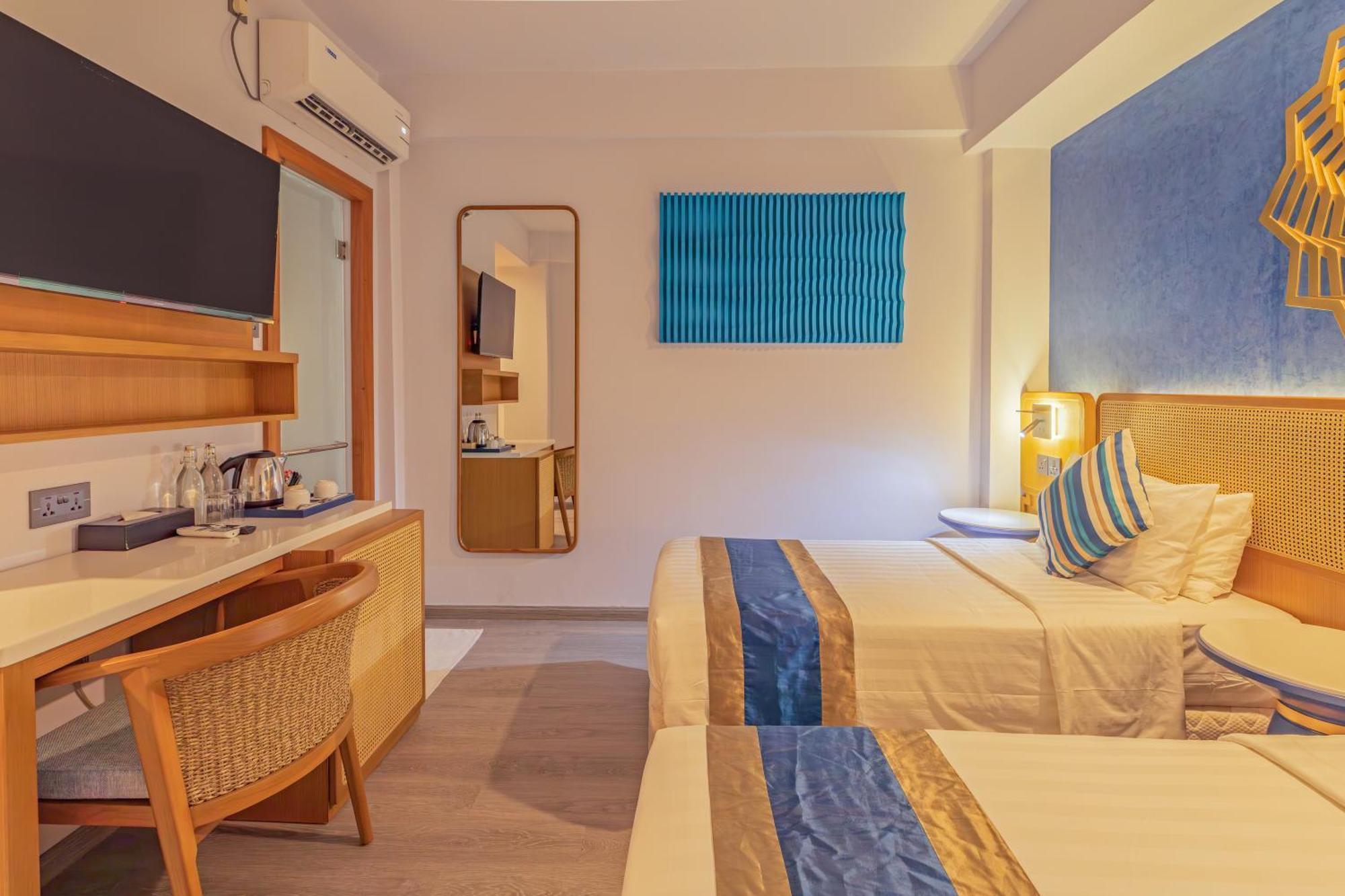 Umet Seaview Hotel With Free Airport Pick Up And Drop T&C Apply Мале Экстерьер фото