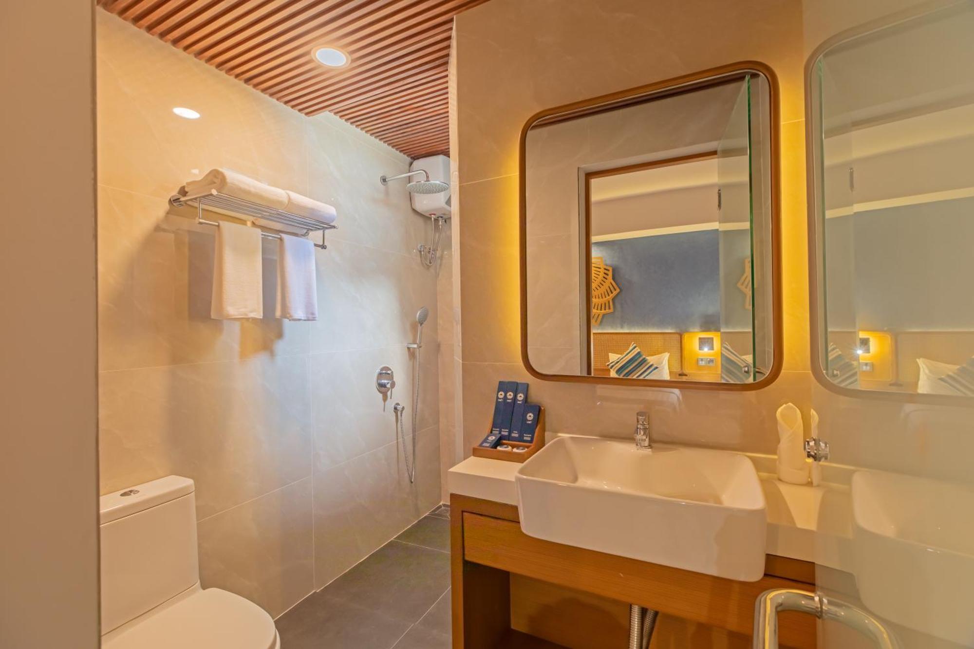 Umet Seaview Hotel With Free Airport Pick Up And Drop T&C Apply Мале Экстерьер фото