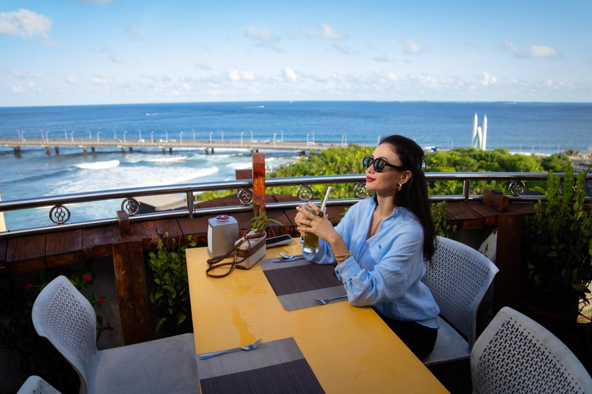 Umet Seaview Hotel With Free Airport Pick Up And Drop T&C Apply Мале Экстерьер фото