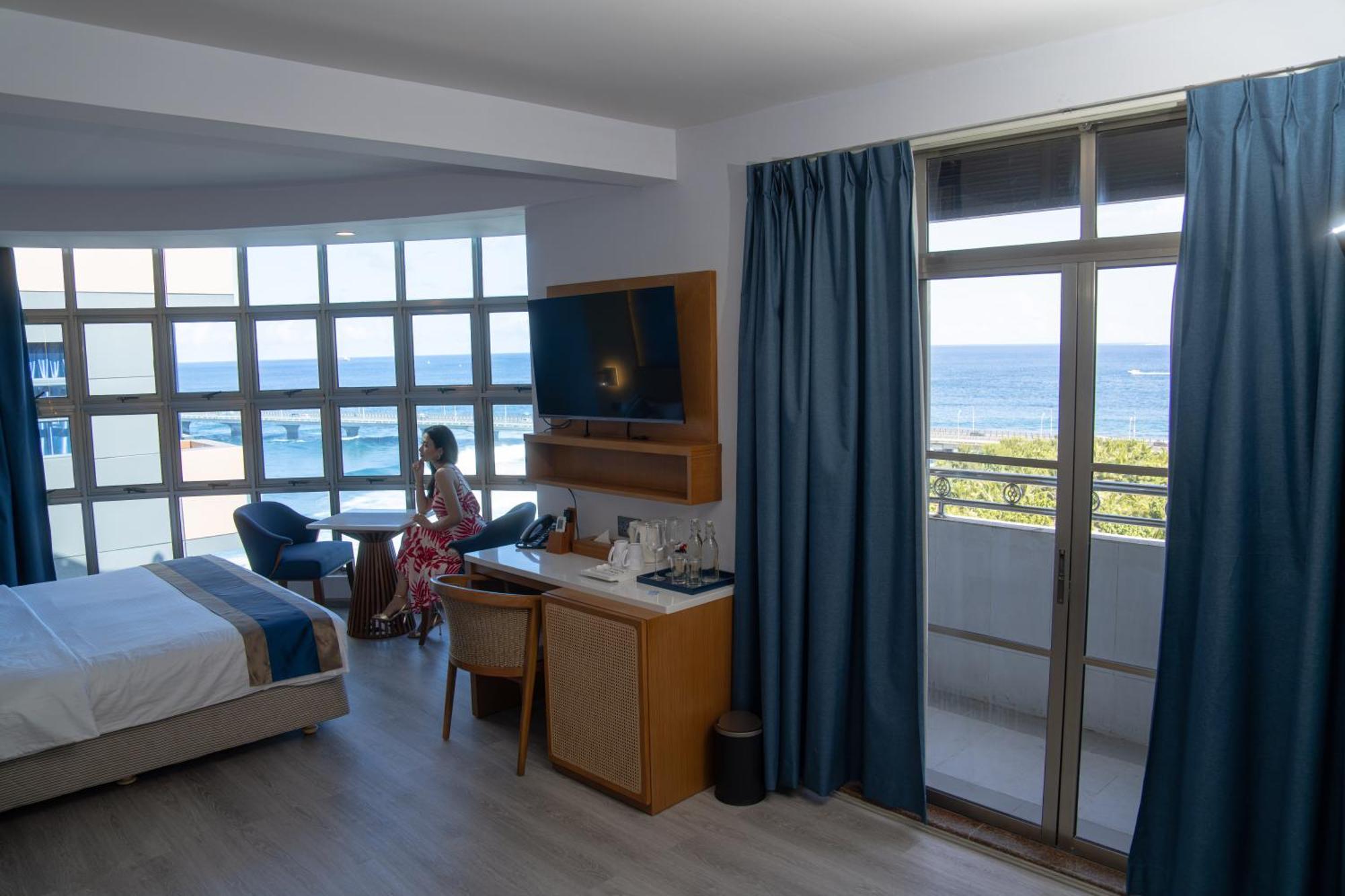 Umet Seaview Hotel With Free Airport Pick Up And Drop T&C Apply Мале Экстерьер фото